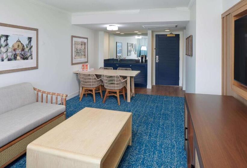 سوئیت کلاب, Outrigger Reef Waikiki Beach Resort
