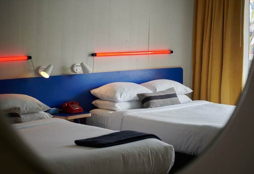 Quarto Estandar, Phoenix