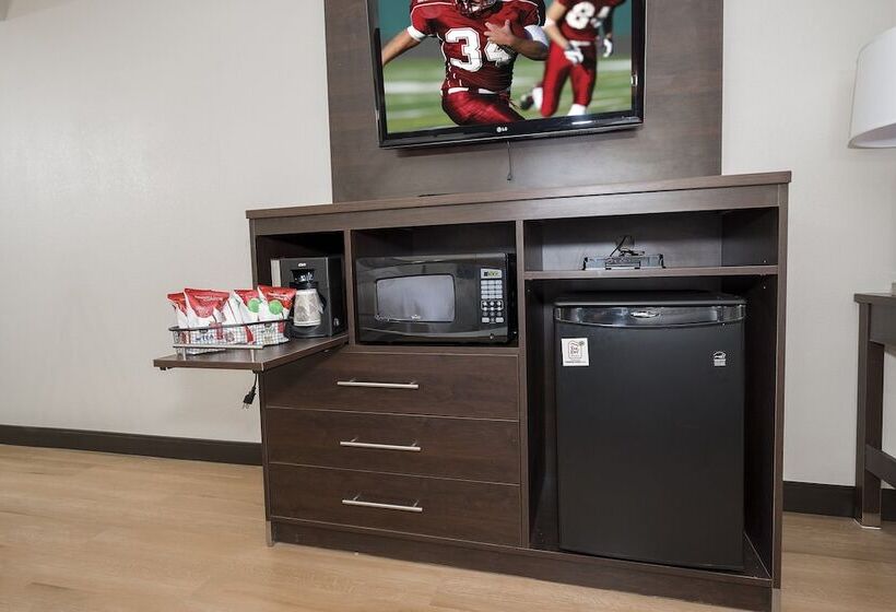 חדר דלוקס מותאם לאנשים עם מוגבלויות, Red Roof Inn Plus+ & Suites Knoxville West Cedar Bluff