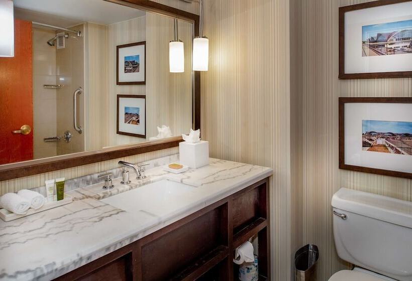 스탠다드 룸 더블 침대 2개, Hilton St. Louis Airport