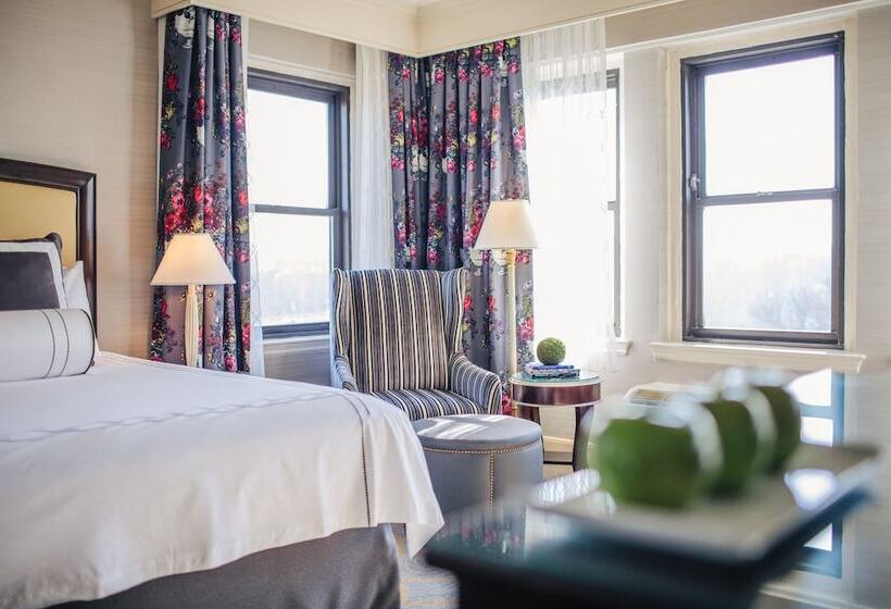 장애인용 디럭스룸, Omni Shoreham