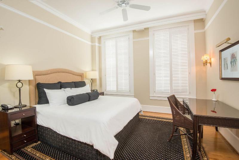 Junior Suite Llit King, The Tremont House, Galveston, A Tribute Portfolio