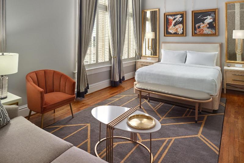 Junior Suite Llit King, The Tremont House, Galveston, A Tribute Portfolio