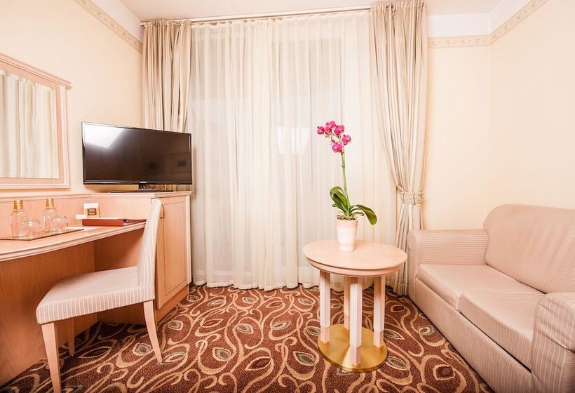 اتاق لوکس با بالکن, Grand Hotel Sava Superior