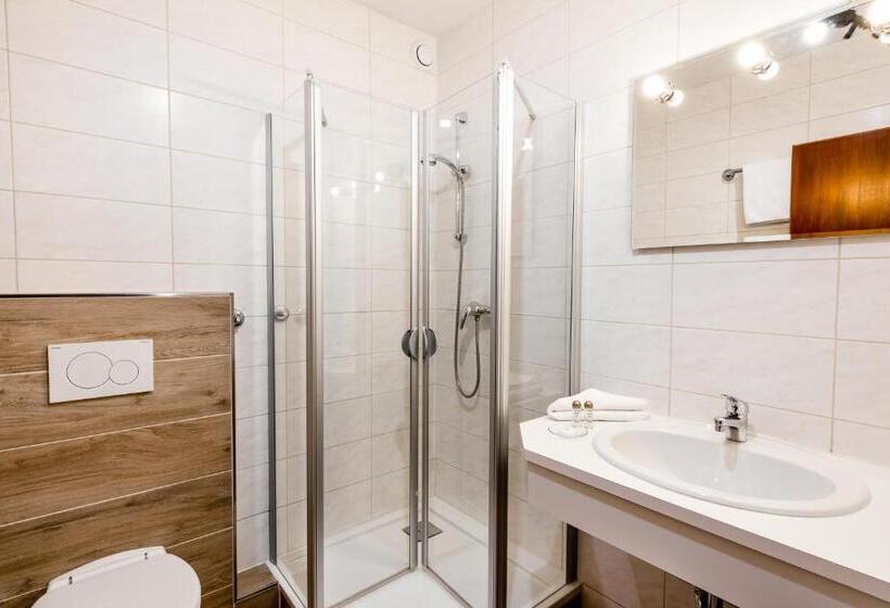 Семейный Номер, Aparthotel Kleinwalsertal