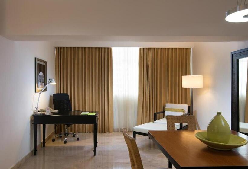 סוויטה, Radisson Hotel Santo Domingo