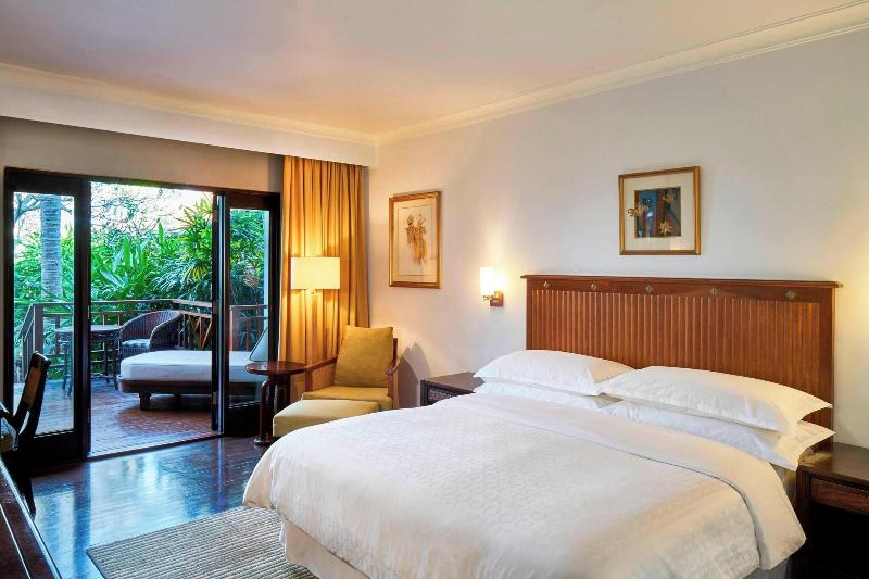 Номер Deluxe Вид на Сад, Sheraton Senggigi Beach Resort