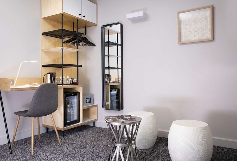 اتاق استاندارد چهار تخته, Paris Bastille