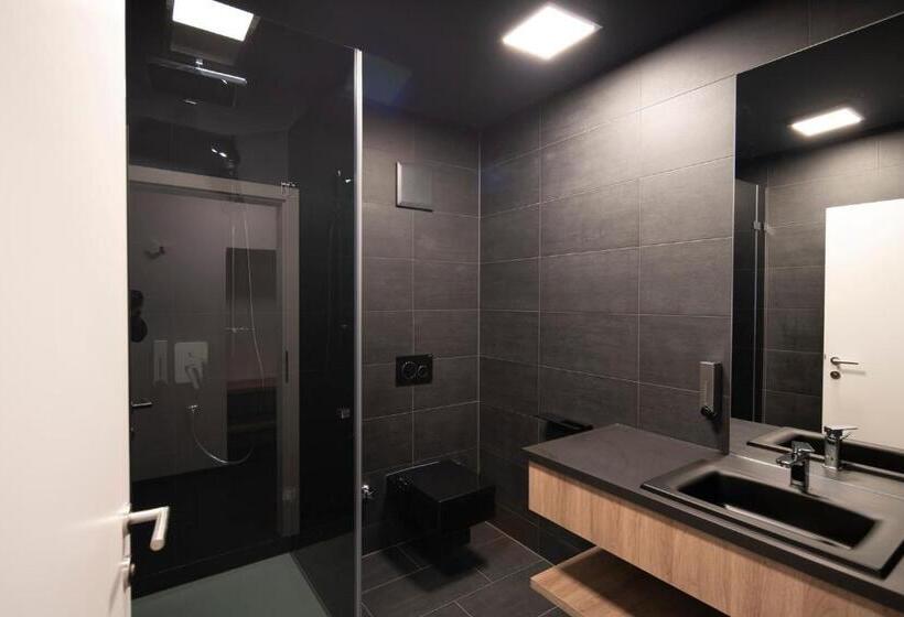 استودیوی استاندارد, Blackhome Innsbruck Boutique I Contactless Check In