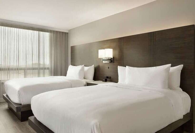 Студия Стандарт, Embassy Suites By Hilton Montreal Airport