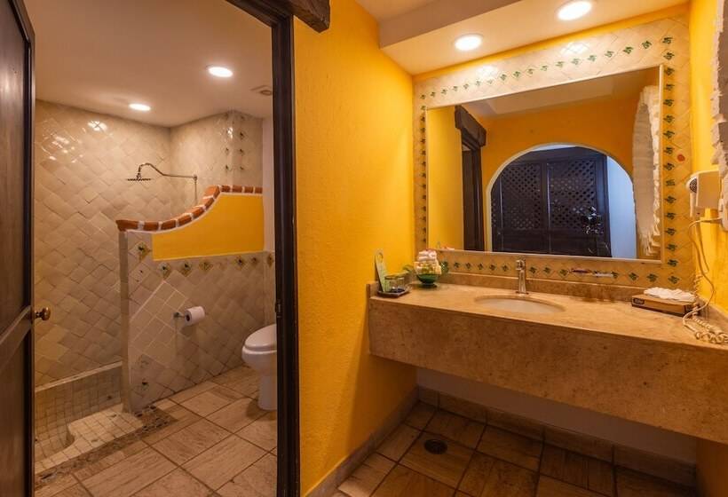 חדר סופריור עם מיטת קינג, Hacienda Buenaventura Hotel & Mexican Charm   All Inclusive