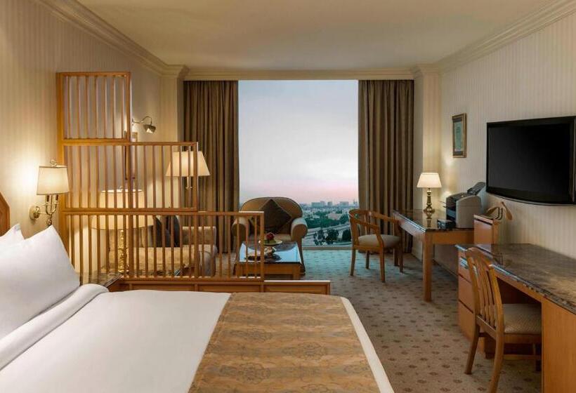 اتاق لوکس با تخت بزرگ, Sheraton Kuwait, A Luxury Collection Hotel, Kuwait City