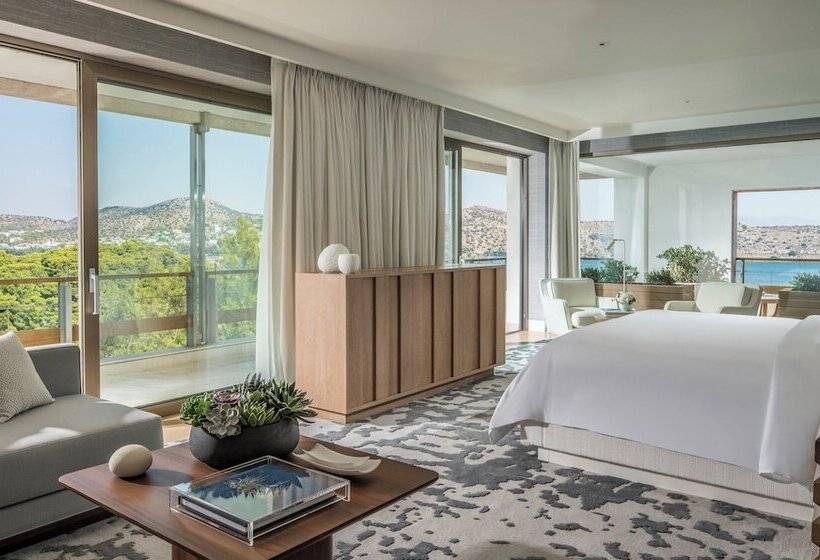 Люкс, Four Seasons Astir Palace Athens