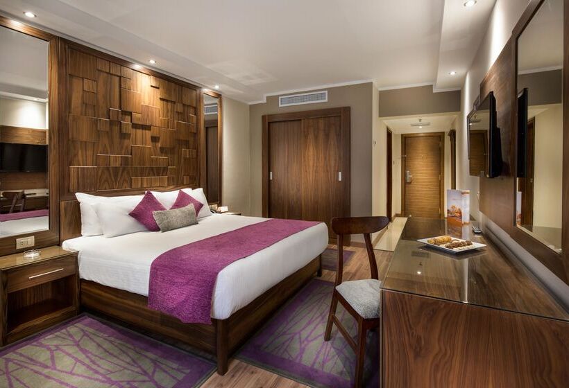 اتاق پرمیوم, Pyramisa Suites Hotel Cairo