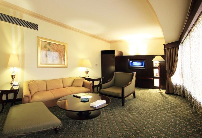 سوییت, Pyramisa Suites Hotel Cairo