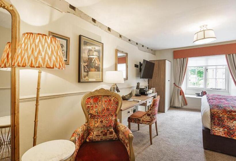 Номер Superior, The George Hotel, Amesbury, Wiltshire