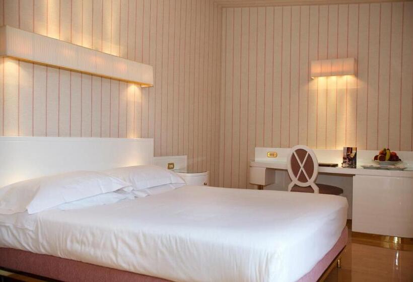 Superior Room with Terrace, Albani Firenze