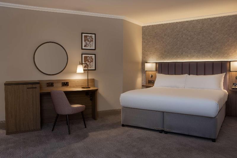 Номер Deluxe, Doubletree By Hilton Dartford Bridge