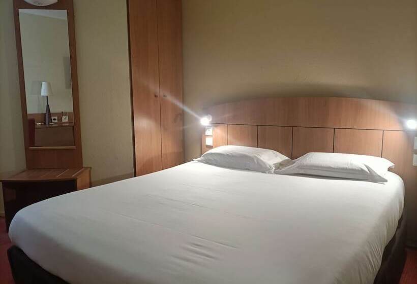 스탠다드 룸 더블 침대, Kyriad Genève St Genis Pouilly