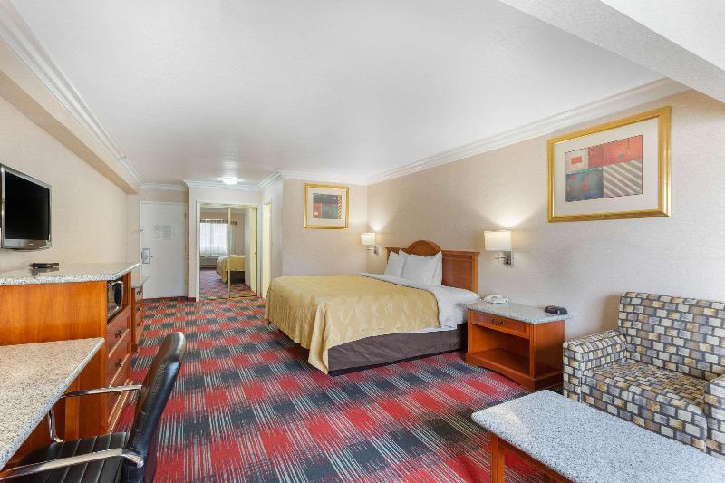 Номер Стандарт, Quality Inn & Suites Oceanside Near Camp Pendleton