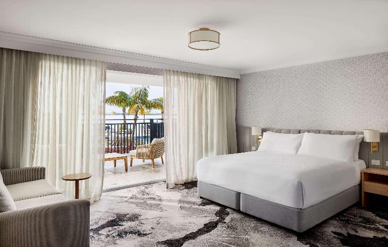 带大床的标准间, The Beachcomber Hotel & Resort, Ascend Hotel Collection