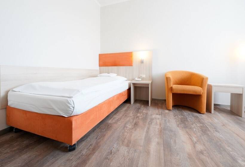 标准单人间, Bayerischer Hof
