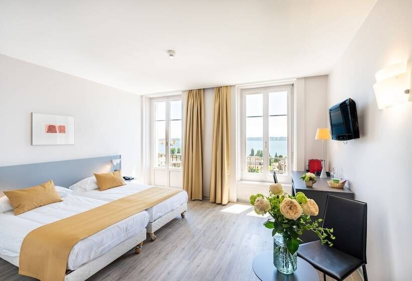 Номер Стандарт Вид на Озеро, Hôtel Alpes & Lac