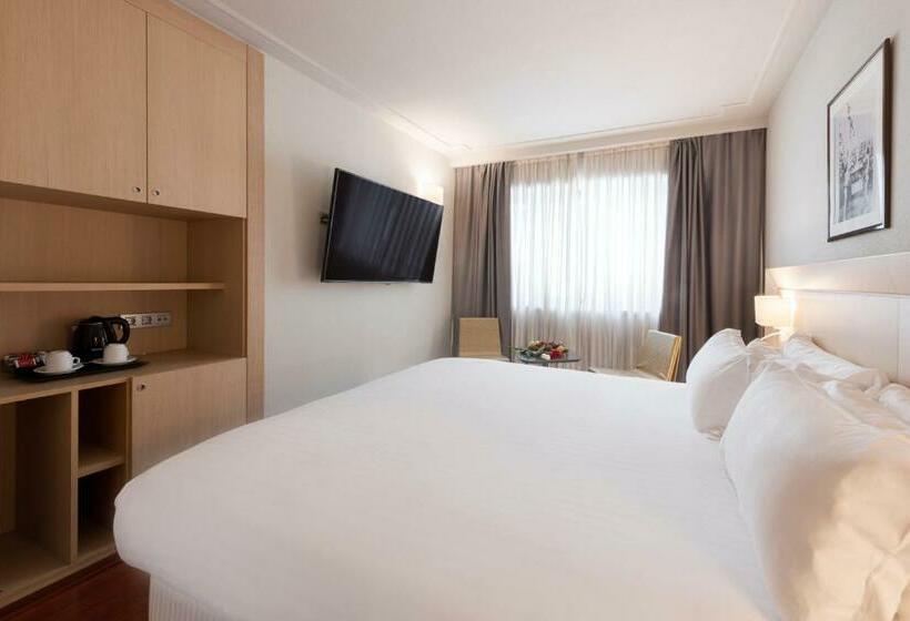 اتاق لوکس سه تخته, Suites Plaza Hotel & Wellness Andorra