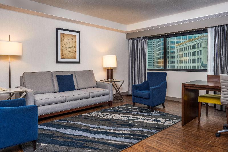 스탠다드 룸 킹사이즈 침대, Comfort Inn I17 & I40