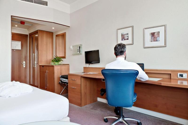 اتاق استاندارد چهار تخته, Italiana Hotels Florence