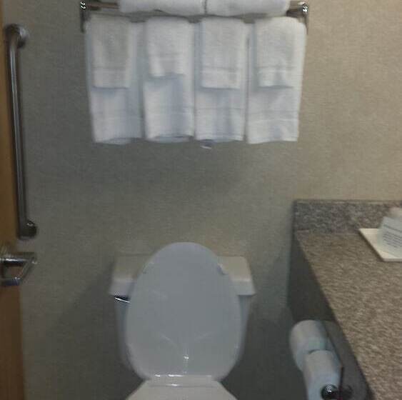 Lakosztály, Quality Inn & Suites