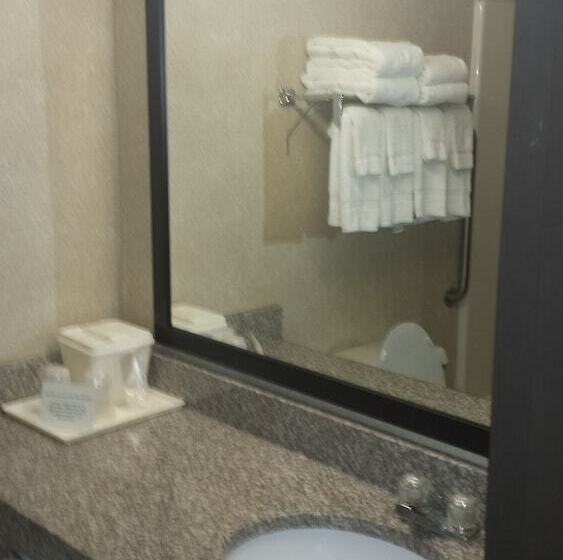 Lakosztály, Quality Inn & Suites