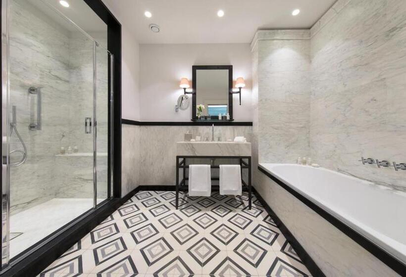 디럭스 룸, Rocco Forte Hotel De La Ville