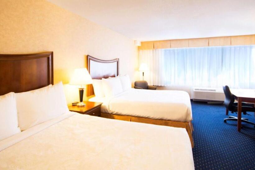 ２ダブルベッドのスタンダードルーム, Best Western Plus Suites Downtown Calgary