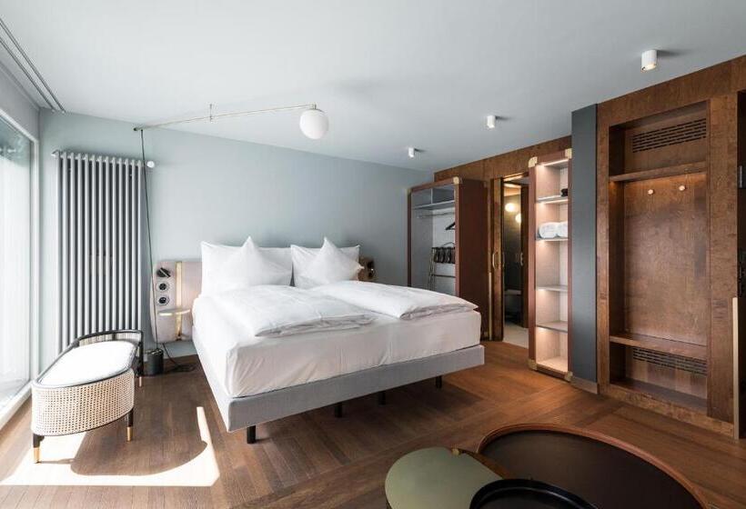 Номер Deluxe, Aare Thun