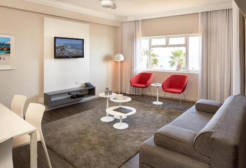 آپارتمان 3 خوابه با چشم‌انداز دریا, First Group Riviera Suites