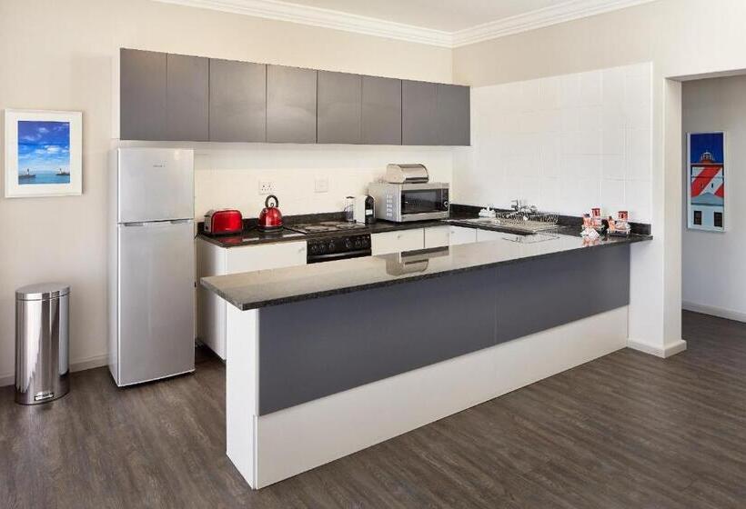 آپارتمان 3 خوابه با چشم‌انداز دریا, First Group Riviera Suites