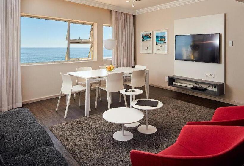 آپارتمان ممتاز دوخوابه رو به دریا, First Group Riviera Suites
