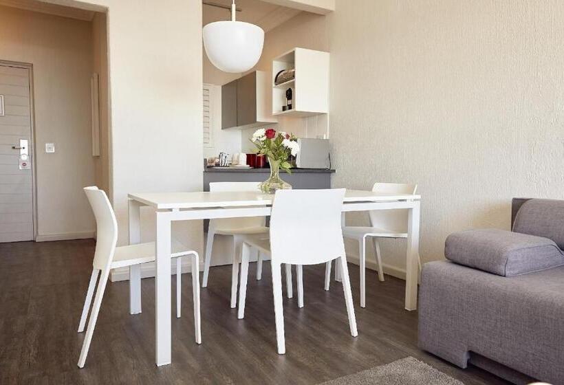 آپارتمان 1 خوابه با چشم‌انداز دریا, First Group Riviera Suites