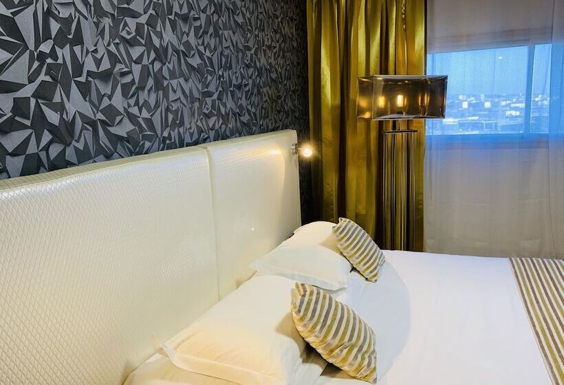 Номер Superior, Grand Hôtel De Nîmes 4 étoiles