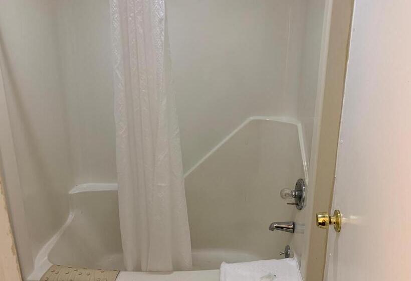 חדר סטנדרט עם מיטת קינג, Americas Best Value Inn Roxboro