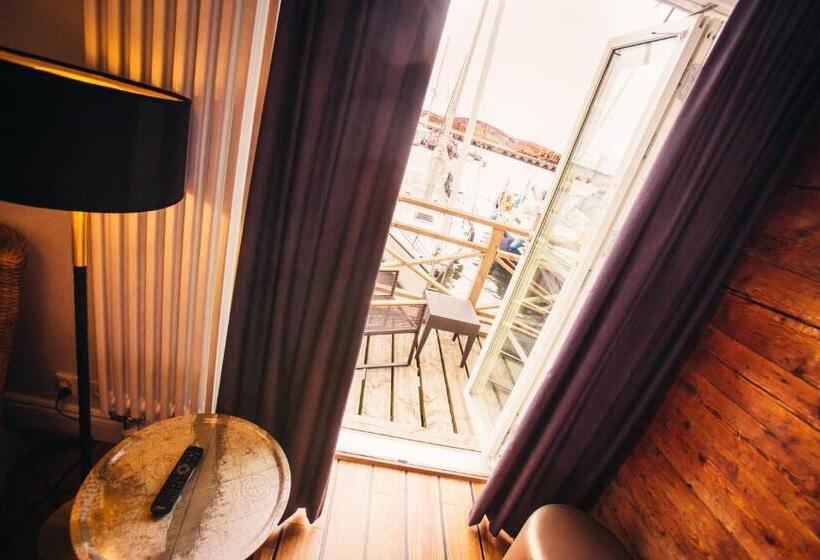 标准间带阳台, Clarion Collection Hotel Packhuset