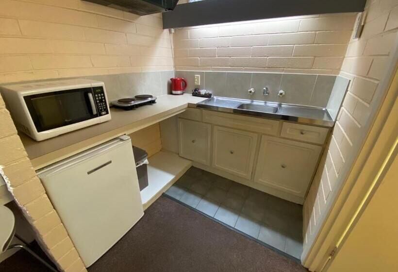 패밀리 룸, Mahogany Motel Warrnambool