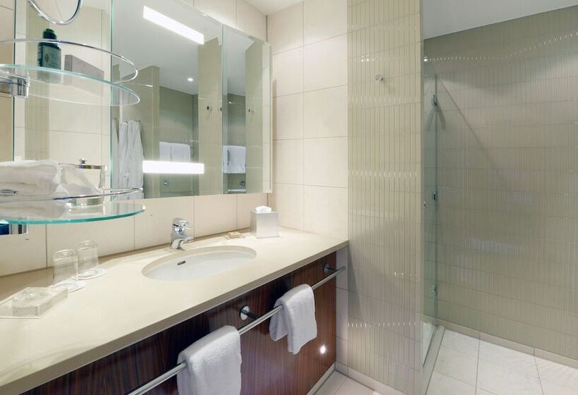 Номер Deluxe, Canary Riverside Plaza