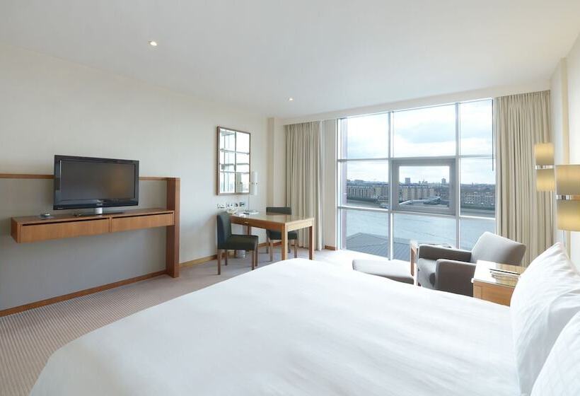 Номер Премиум, Canary Riverside Plaza