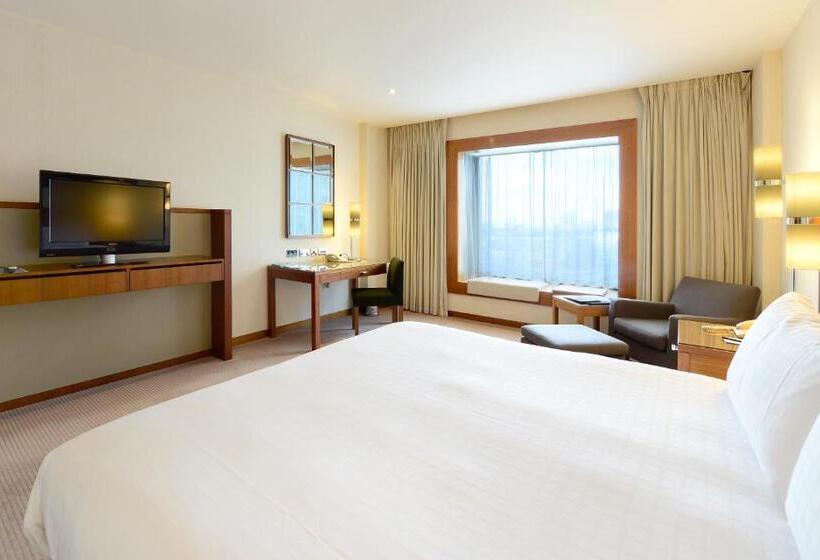 Номер Superior, Canary Riverside Plaza