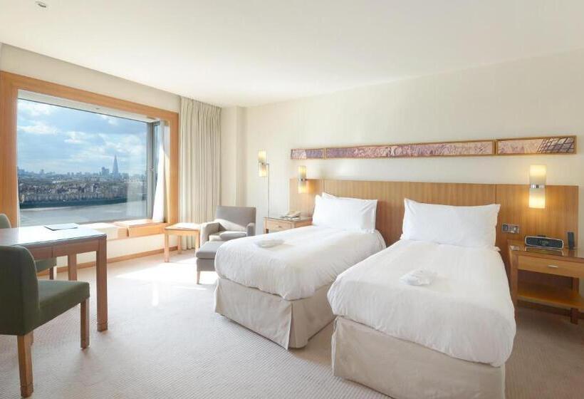 Номер Deluxe, Canary Riverside Plaza