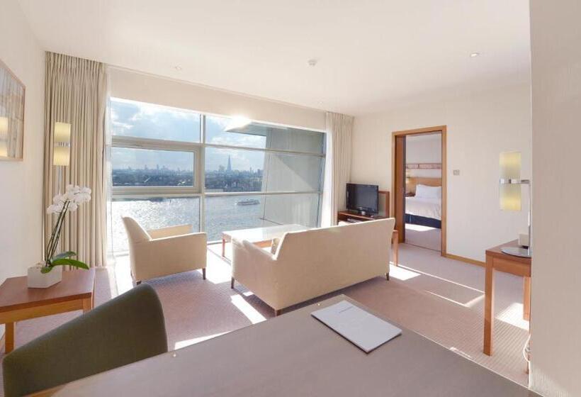 Президентский Люкс, Canary Riverside Plaza