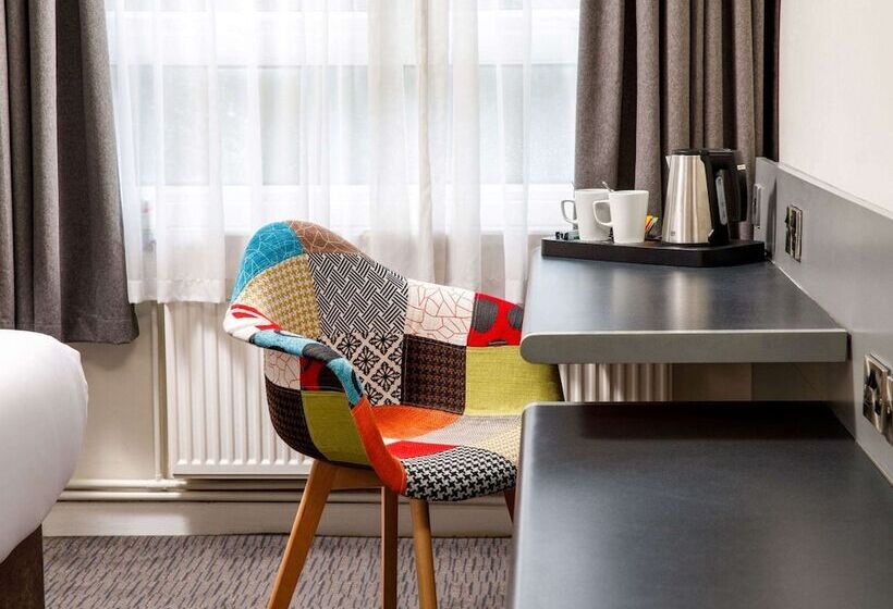 Классический Номер, Mercure Chester Abbots Well