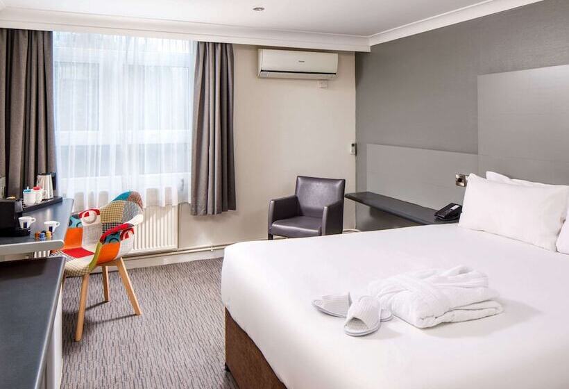 Классический Номер, Mercure Chester Abbots Well